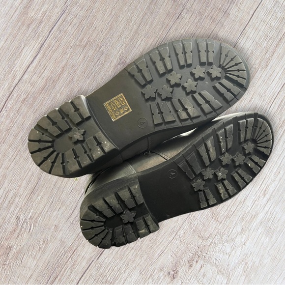 🟢5/$25  Dream pairs Gray Boots 4 - Picture 9 of 16